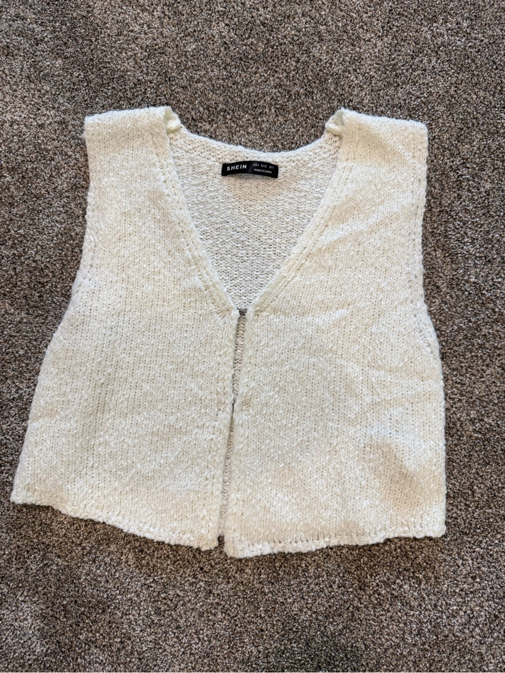 SHEIN Cream Bouclé Knit Front-Hook Sweater Vest - Size S 🤍